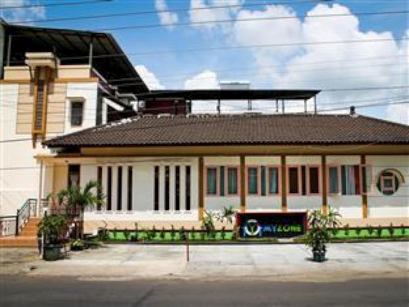 Hotel Myzone Homtel Semarang Exterior foto