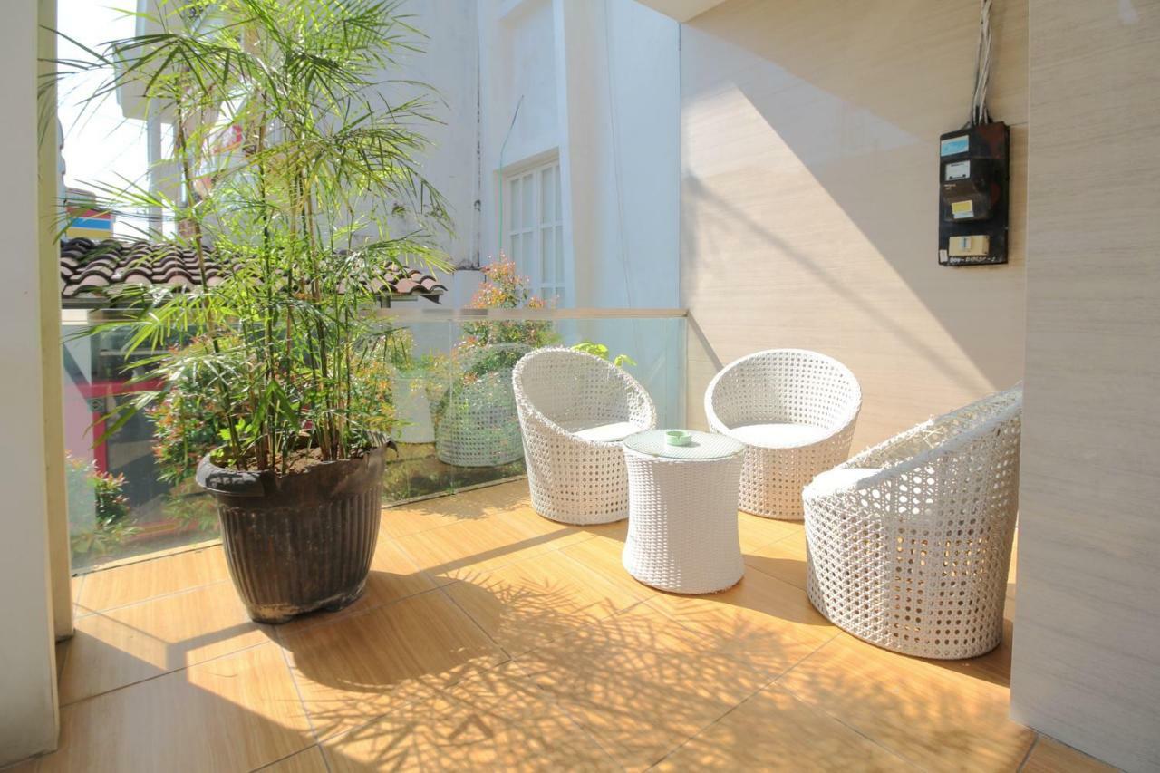 Hotel Myzone Homtel Semarang Exterior foto